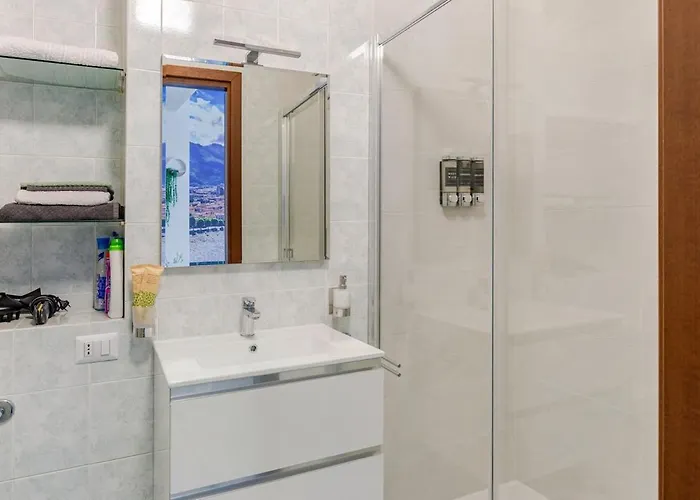 Lecco's Heart! Centro - A Due Passi Dal - Moderno E Luminoso Appartement Lecco