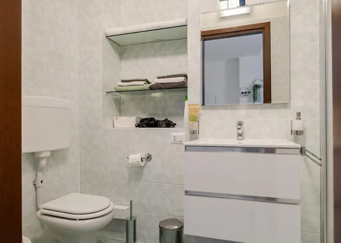 Lecco's Heart! Centro - A Due Passi Dal - Moderno E Luminoso Appartement